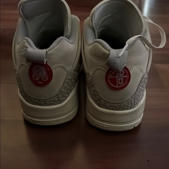 Jordan Sneakers in Cream and Red - Picture 3 of 9